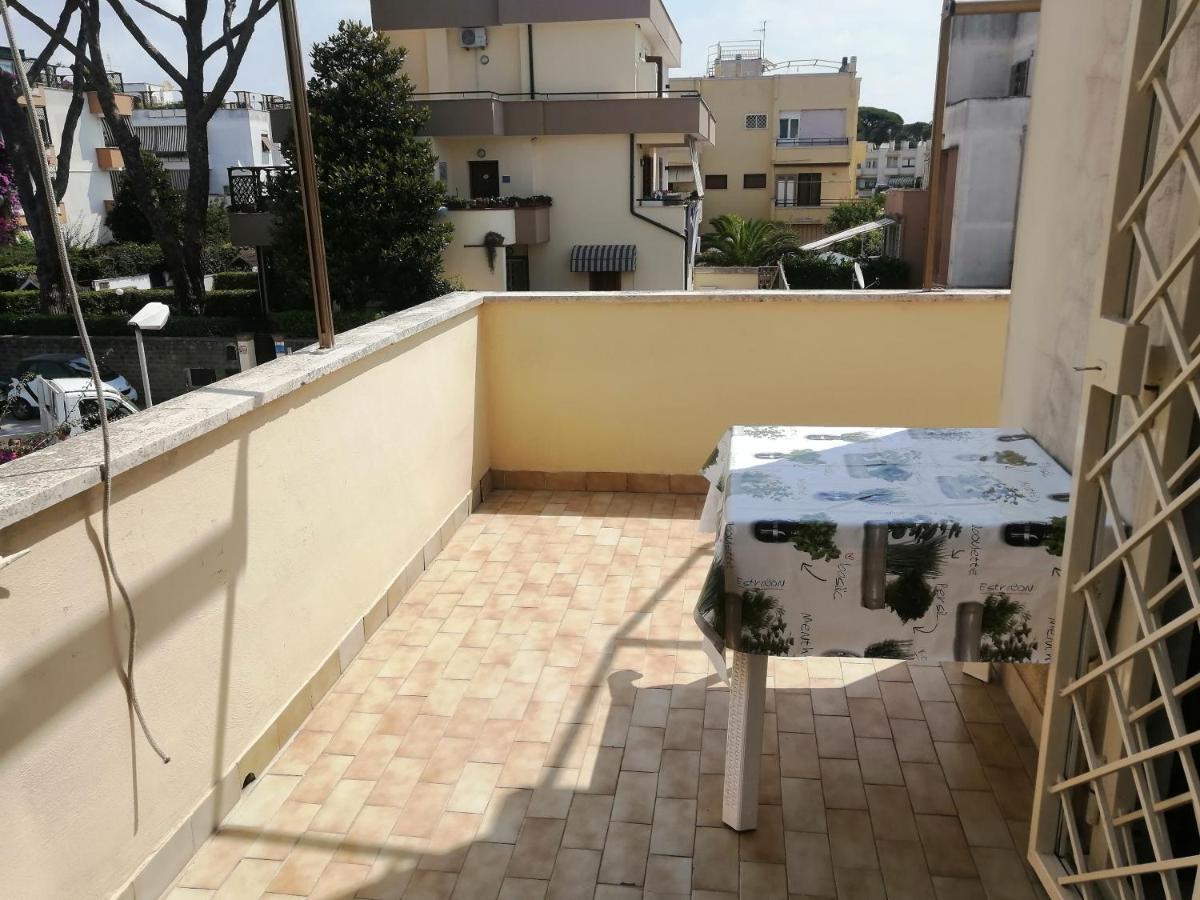 B&Bsantateresa Anzio Bagian luar foto